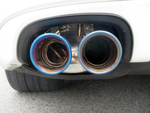 ポルシェ パナメーラ iPE イノテック 可変マフラー バルブ オープン クローズ 開いている 爆音